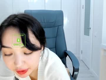 female cam girl lee_yoona image #1010090