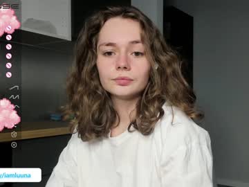 female cam girl mxxnsxsul image #2796240