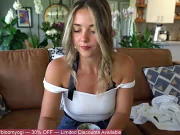 female cam girl bloomyogi image #2102442