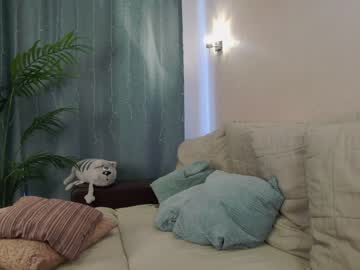 female cam girl coverm image #2036112