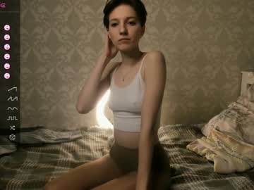 female cam girl esmabluitt image #4065321