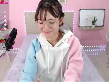 female cam girl little_effy18 image #1938994