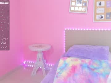 female cam girl little_effy18 image #3136676
