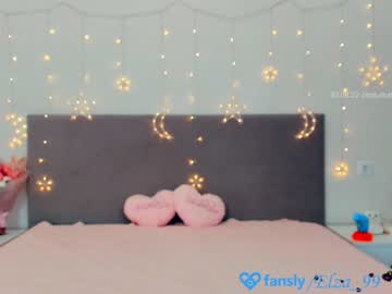 female cam girl elza_99 image #2539558