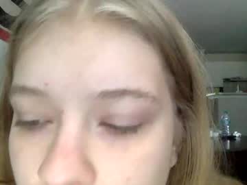 female cam girl blondiebae1 image #4060904