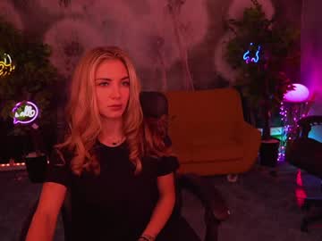 female cam couple kira0541 image #2563238