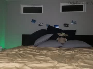 female cam couple ari_lovexo image #2571463