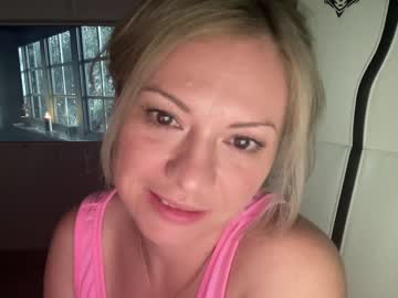 female cam girl kiradivine image #2540970