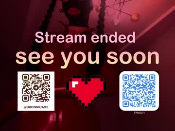 female cam girl bronnica image #2927962