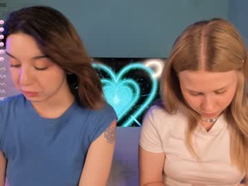 female cam couple huntertiana image #2405396