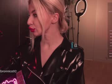 female cam girl bronnica image #3480170
