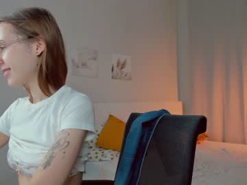 female cam girl asemiluna image #454081