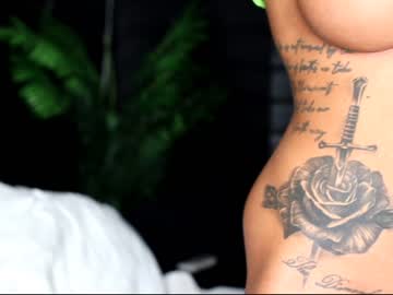 female cam girl dee_waters image #2926356