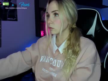 female cam girl xxxhoneyxx image #2797132