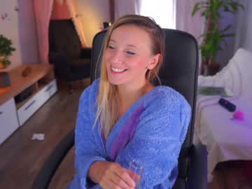 female cam girl juicyandthepussyblvd image #2595390