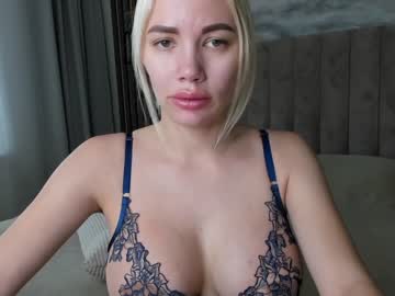 female cam girl dontbeshybaby image #238271