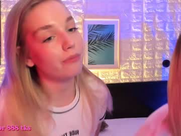female cam couple huntertiana image #1471380
