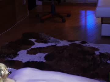 female cam girl bestblondiiecb image #3694126