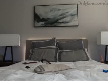 female cam couple ari_lovexo image #1657135