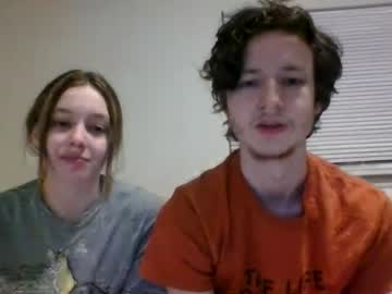 female cam couple leojamie image #726815