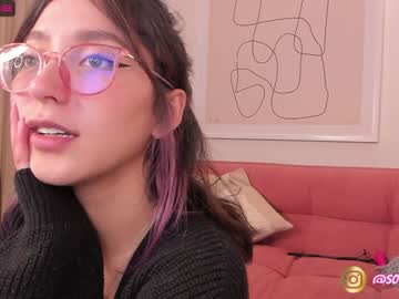 female cam girl maxinegh_ image #2313301