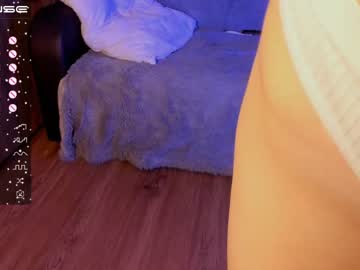 female cam girl carolynjacquelins image #3231577