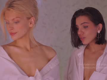 female cam girl _2strangers image #2364637