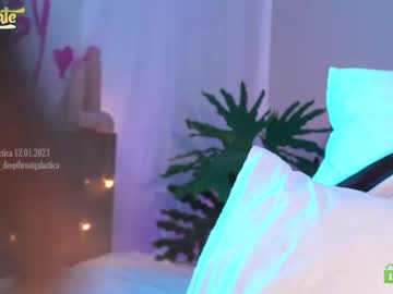 female cam girl _deepthroatgalactica image #3486739
