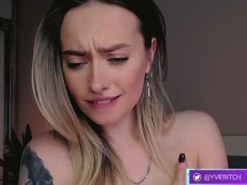 female cam girl _yvie_ image #3749790