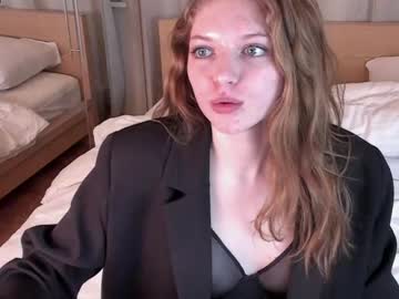 female cam girl lizzylipsss image #3599793