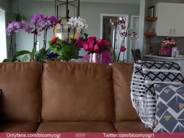 female cam girl bloomyogi image #1139833