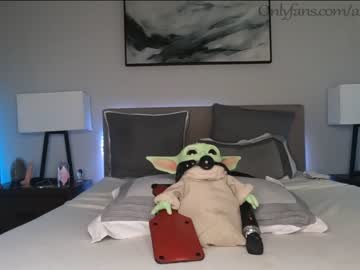 female cam couple ari_lovexo image #2369185