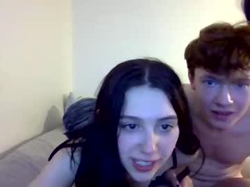 female cam couple gh0stface1 image #506210