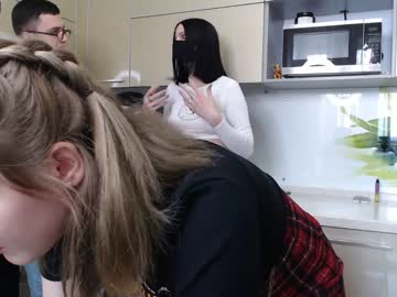 female cam couple renae_tom image #3053175