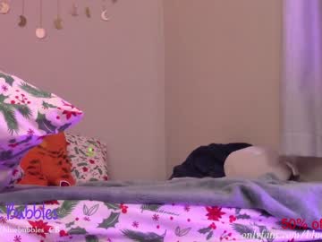 female cam girl blue_bubbles118 image #617029