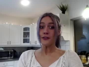 female cam girl bambis_honeypot image #1057120