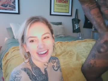 female cam couple mickinmolly image #1125252