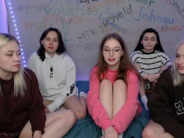 female cam couple check_tip_menu image #2906772