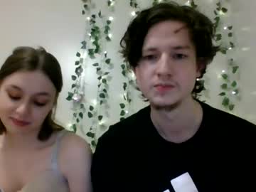 female cam couple leojamie image #899715
