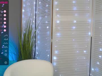 female cam girl kittycat_meoow image #2000089