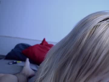 female cam couple frutti_looops image #2093571