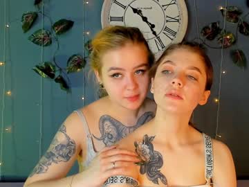 female cam couple mollyholla image #1289655