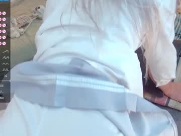 female cam girl careful_i_bite image #2810593