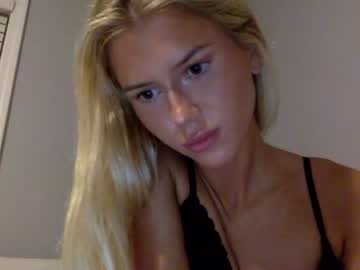 female cam girl seraphinamonroe image #3961430