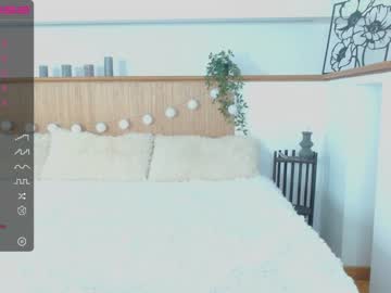 female cam girl kittycat__lovee image #2636484