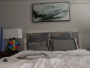 female cam couple ari_lovexo image #1736520