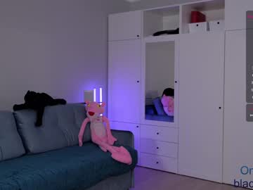 female cam girl _blackbee_ image #832836