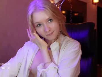 female cam girl bestblondiiecb image #3714883