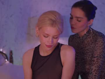 female cam girl _2strangers image #1874377