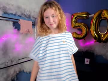 female cam couple lottie_shine image #2920125